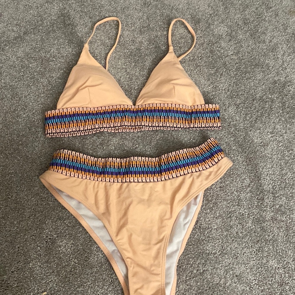 High cut bikini